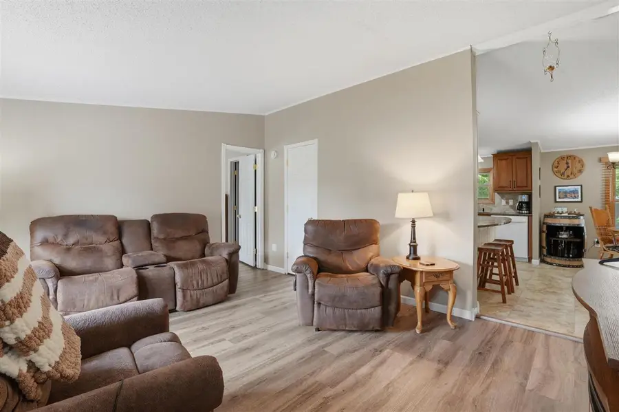 1688 Sweetland Acres Ln, Muscatine, IA 52761 - #3