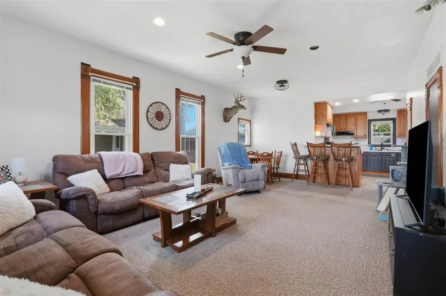 107 W Front St, Wayland, IA 52654 - #2