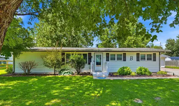 211 E Meadow Ln., Columbus Junction, IA 52738