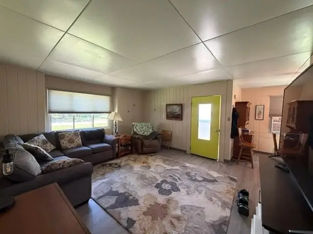 627 3rd Avenue, Iowa City, IA 52240 - #2