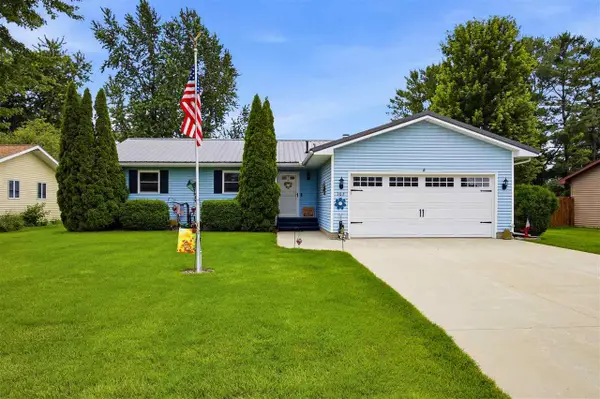 107 Sunrise Dr, Tipton, IA 52772