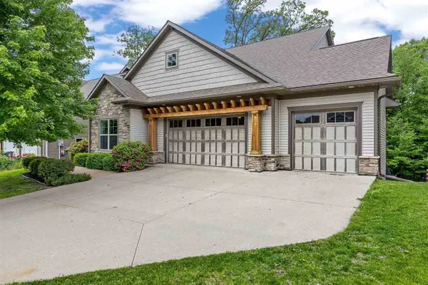856 Sugar Loaf Circle, Iowa City, IA 52245