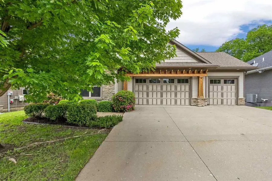 856 Sugar Loaf Circle, Iowa City, IA 52245 - #3