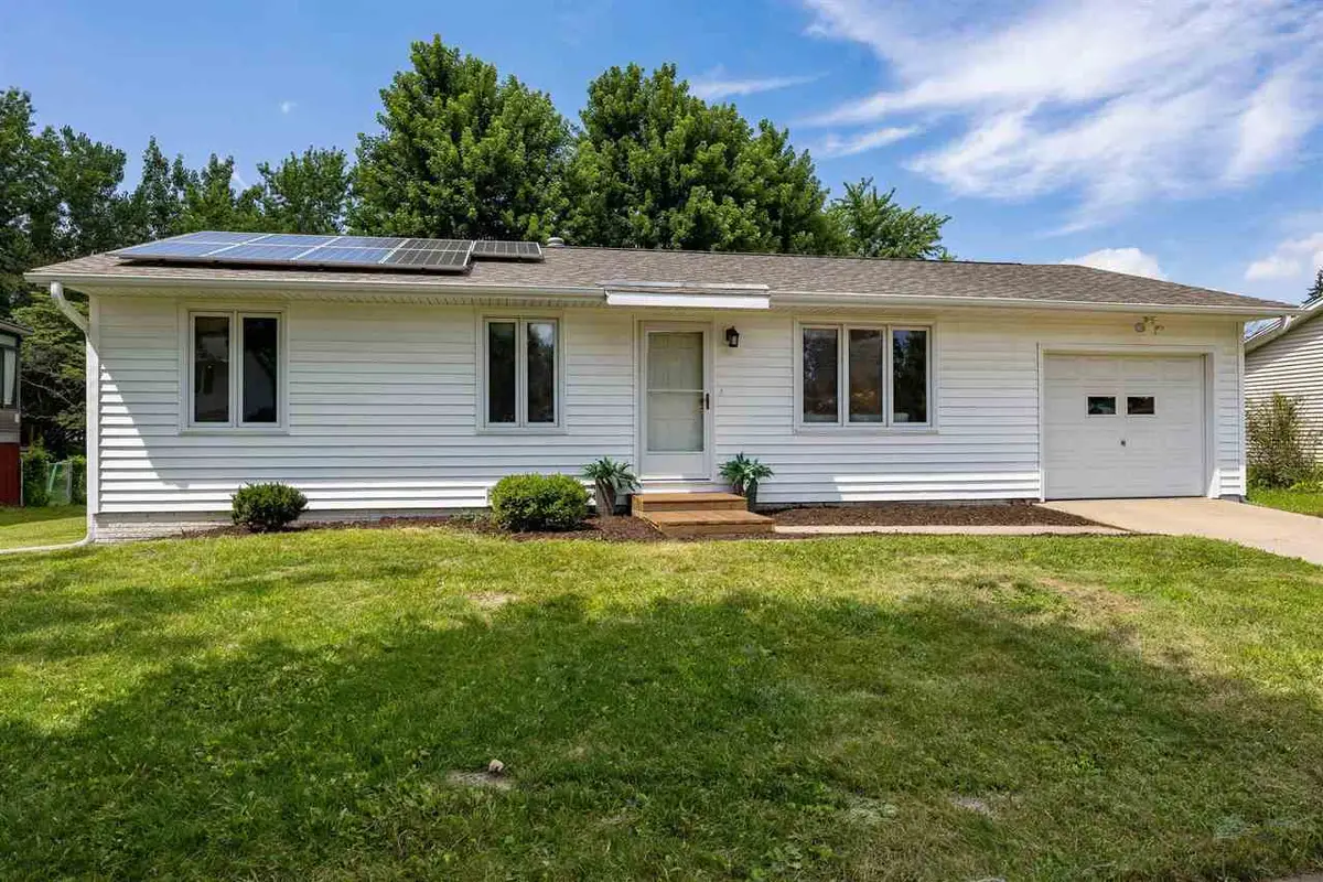 934 Sandusky Drive, Iowa City, IA 52245 - #1