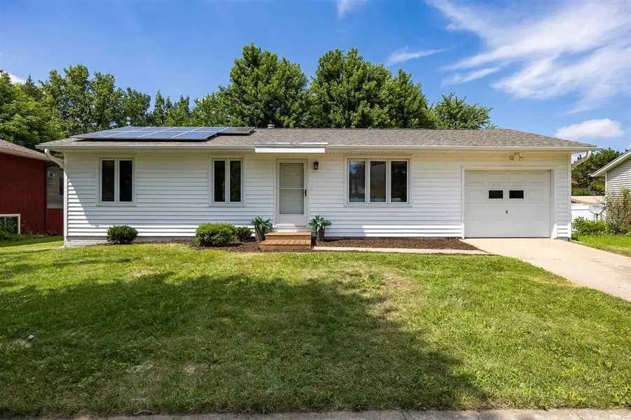 934 Sandusky Drive, Iowa City, IA 52245 - #2