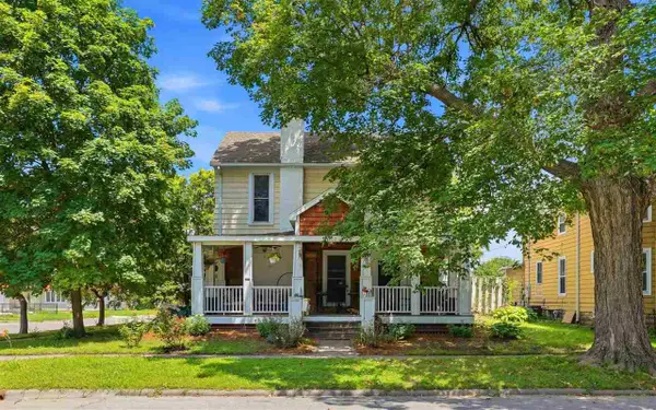 402 E Main St, Washington, IA 52353