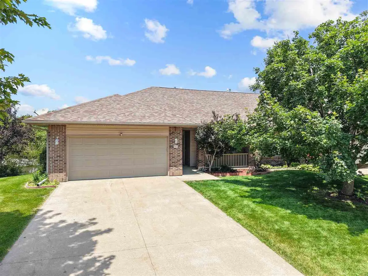 51 Montgomery Pl, Iowa City, IA 52240 - #1