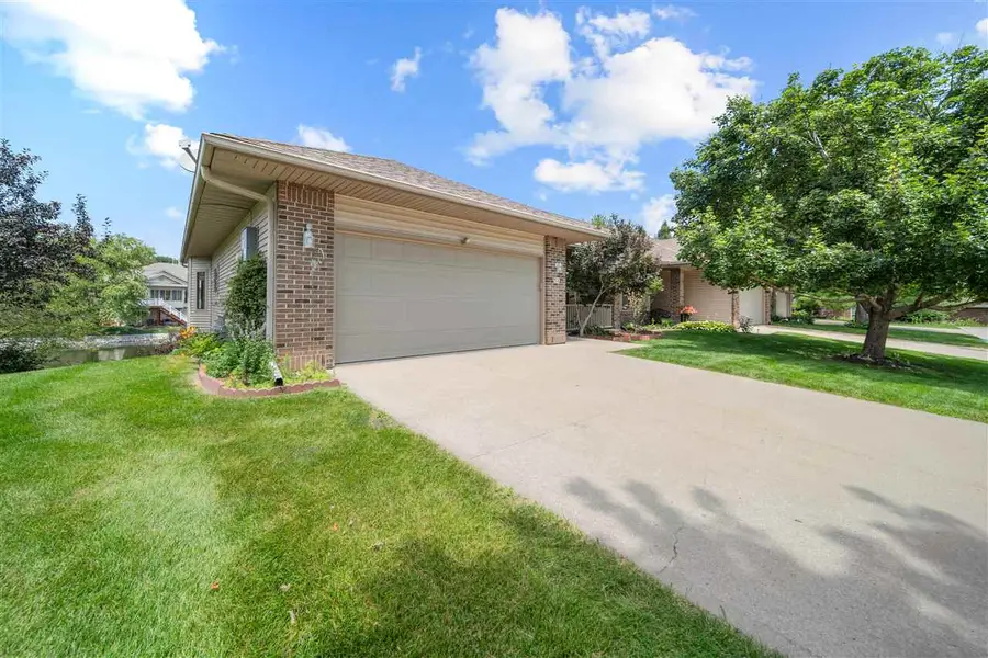 51 Montgomery Pl, Iowa City, IA 52240 - #3