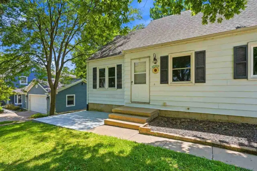 27 Prospect Pl, Iowa City, IA 52246 - #2