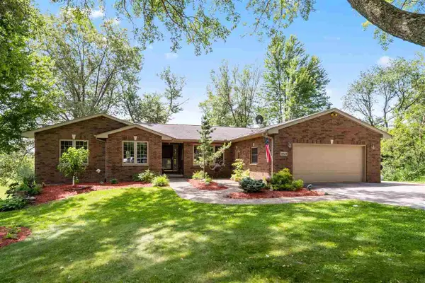 4823 NE Rapid Creek Rd, Iowa City, IA 52240