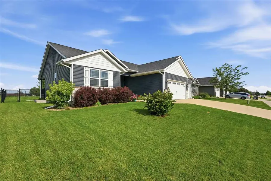 865 Prairie St, North Liberty, IA 52317 - #2