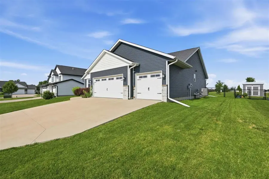 865 Prairie St, North Liberty, IA 52317 - #3