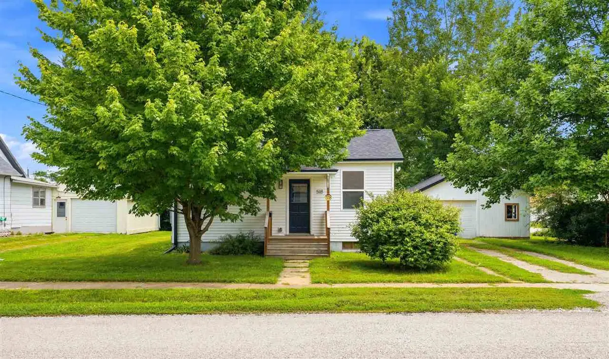 518 S 8th Ave, Washington, IA 52353 - #1