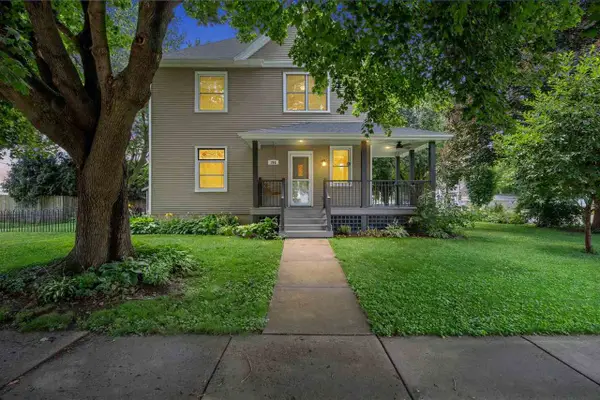 701 7th St, Durant, IA 52747