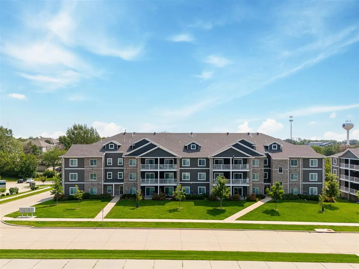 2863 Spring Rose Cir, Coralville, IA 52241 - #1