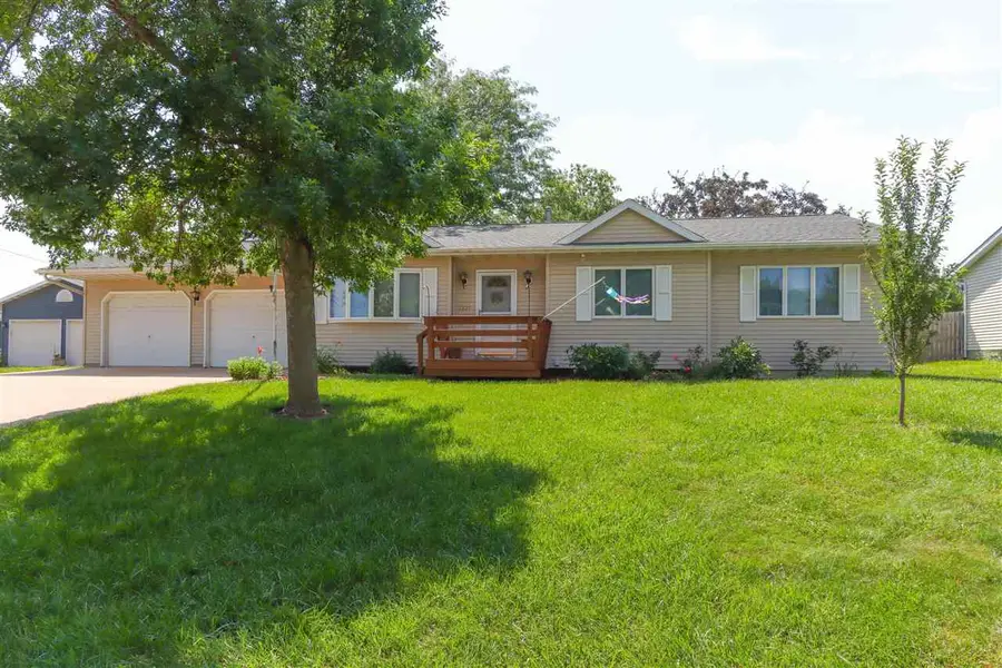 2322 27th SW, Cedar Rapids, IA 52404 - #2