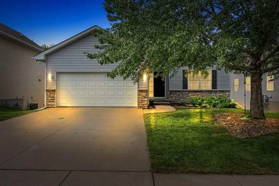 823 McCollister Ct, Iowa City, IA 52240 - #2
