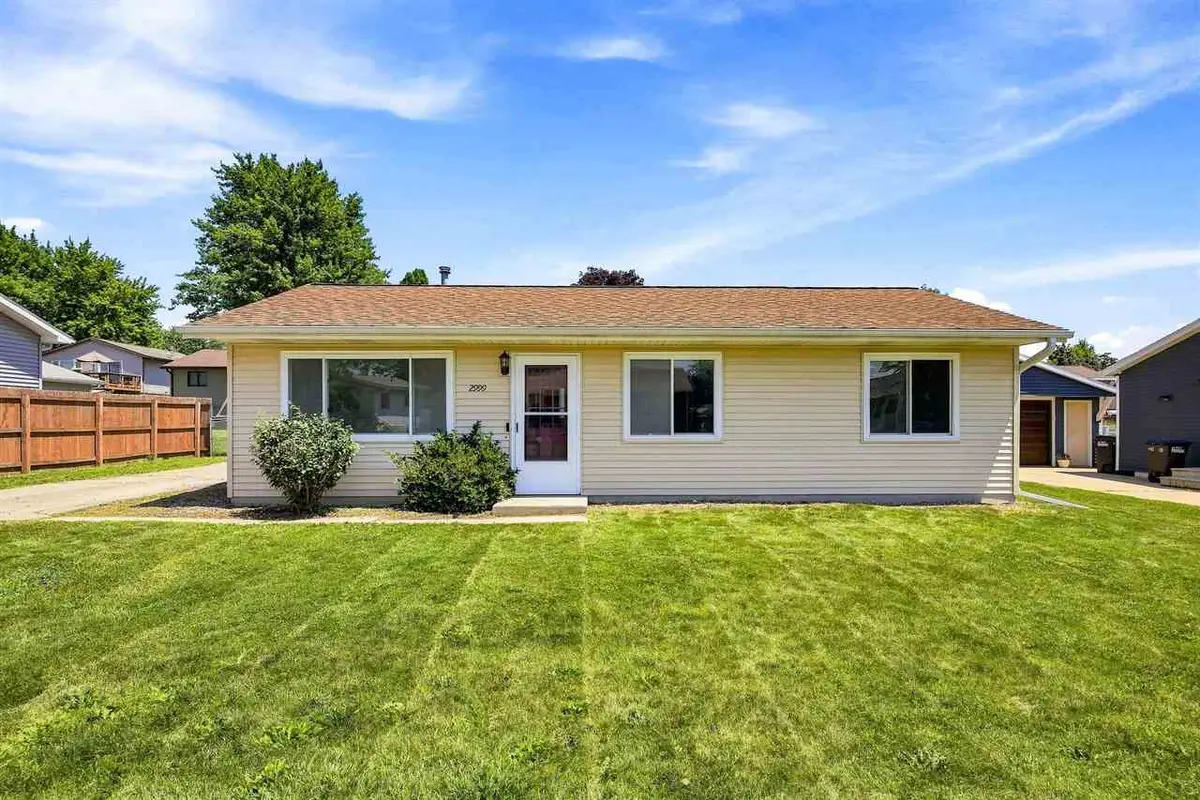 2999 2nd St, Marion, IA 52302 - #1