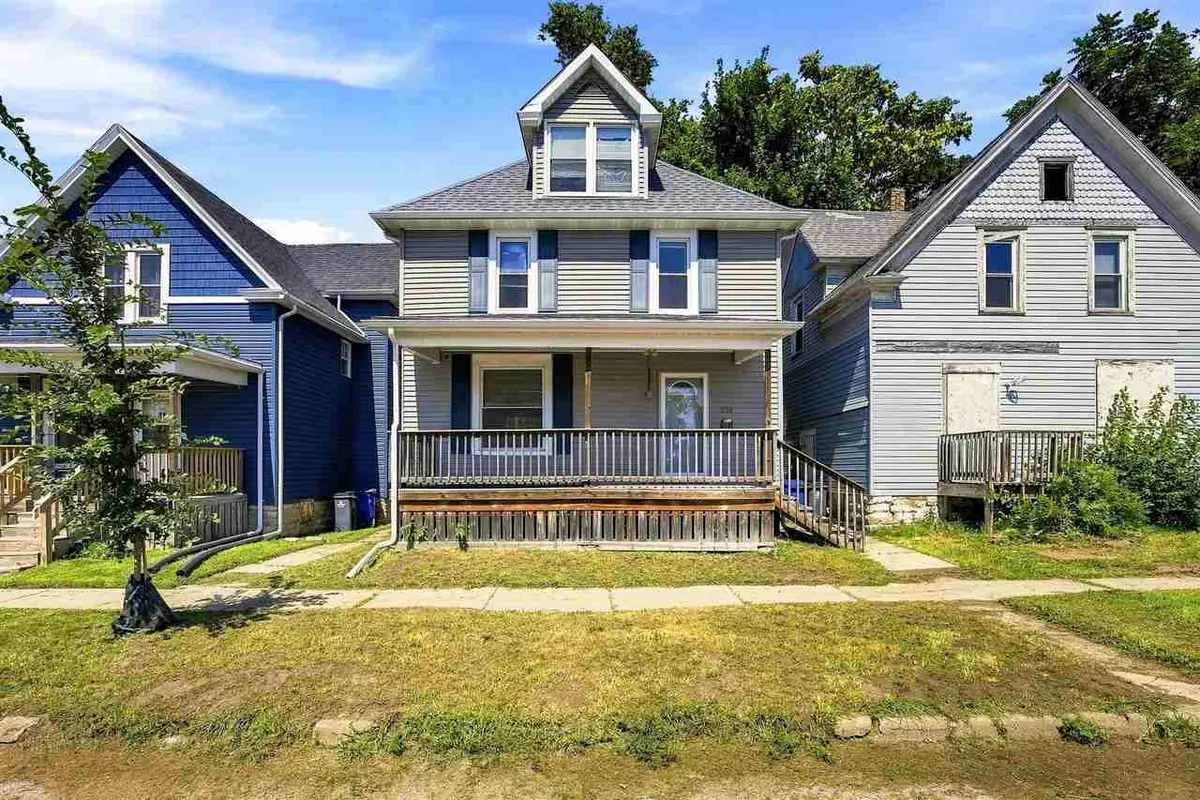 524 12th St SE, Cedar Rapids, IA 52403 - #1