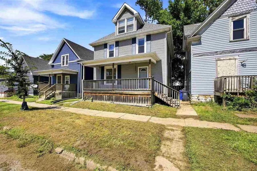 524 12th St SE, Cedar Rapids, IA 52403 - #2
