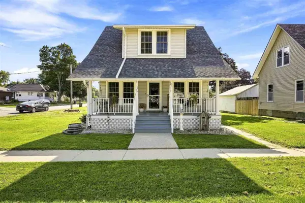 210 Walnut St, Tipton, IA 52772