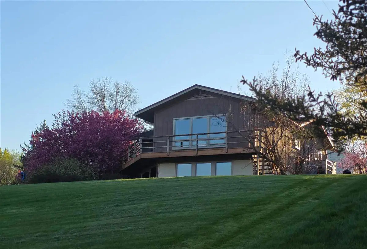21 FAIRVIEW KNOLL NE, Iowa City, IA 52240 - #1