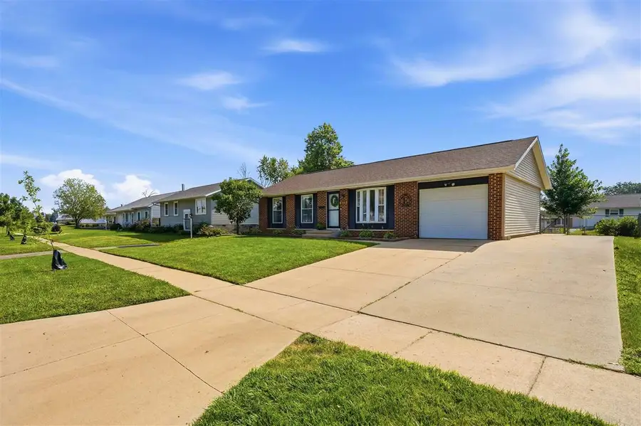 213 Hanover Rd SW, Cedar Rapids, IA 52404 - #2