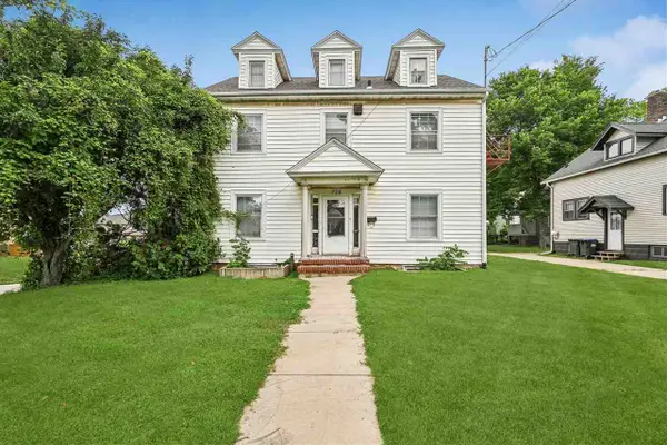 728 Bowery Street, Iowa City, IA 52240