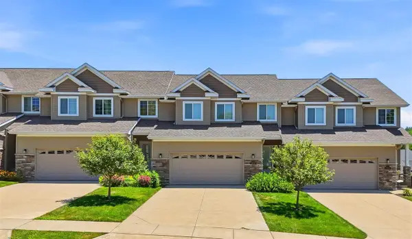 2233 E Grantview Dr, Coralville, IA 52241