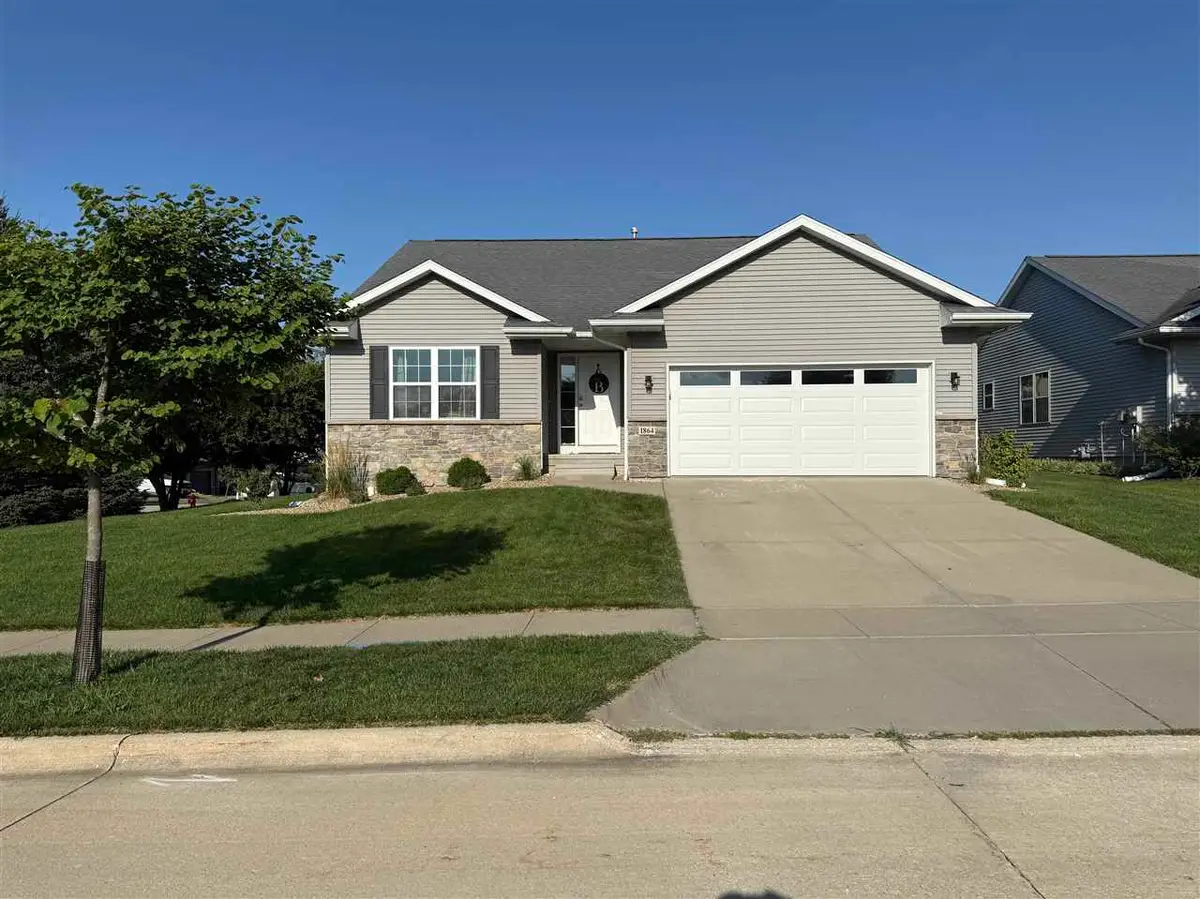 1864 Mackinaw Dr, Iowa City, IA 52245 - #1