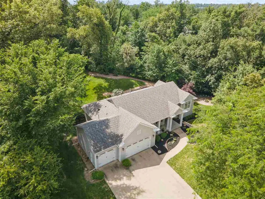 3524 River Ridge Ct NE, Cedar Rapids, IA 52402 - #2