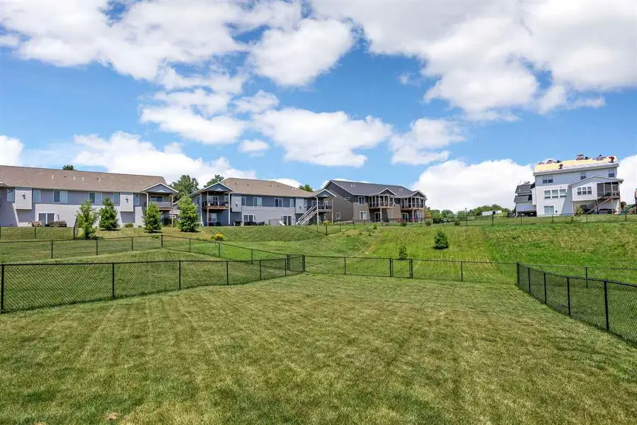 417 Dawson Dr, West Branch, IA 52358 - #2