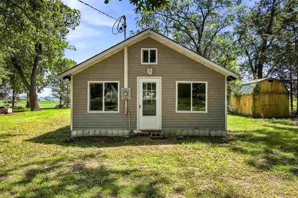 993 Ivanhoe Circle, Mt Vernon, IA 52314