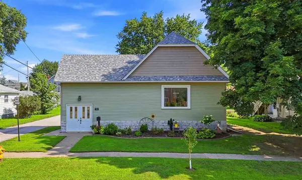 302 E 2nd St, Washington, IA 52353