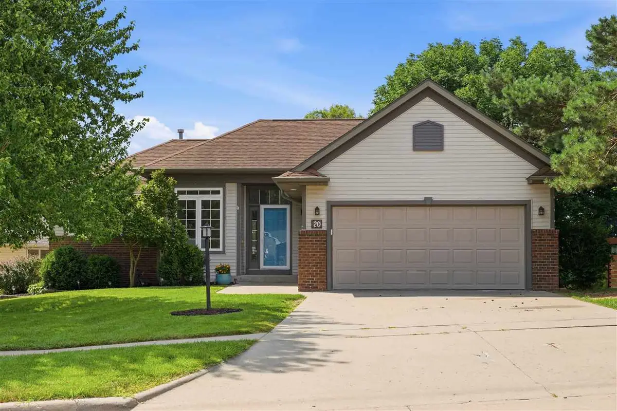 20 E Dovetail, Coralville, IA 52241 - #1