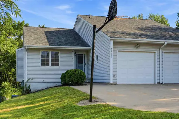 1945 South Ridge Dr, Coralville, IA 52241
