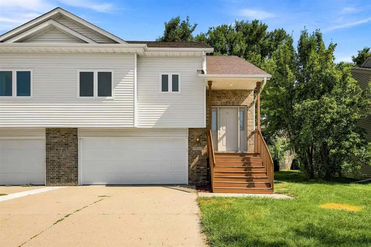 2042 Northland Cir, Coralville, IA 52241 - #1