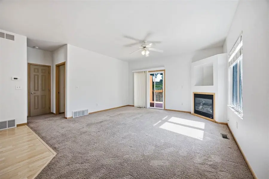 2042 Northland Cir, Coralville, IA 52241 - #3
