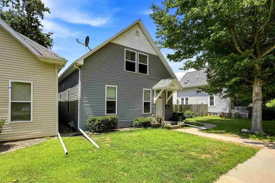 1310 SW J Street, Cedar Rapids, IA 52404 - #2