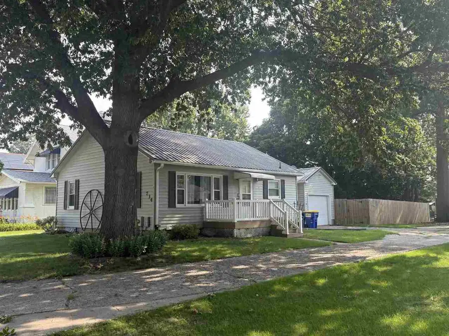 734 S 4th Ave, Washington, IA 52353 - #2
