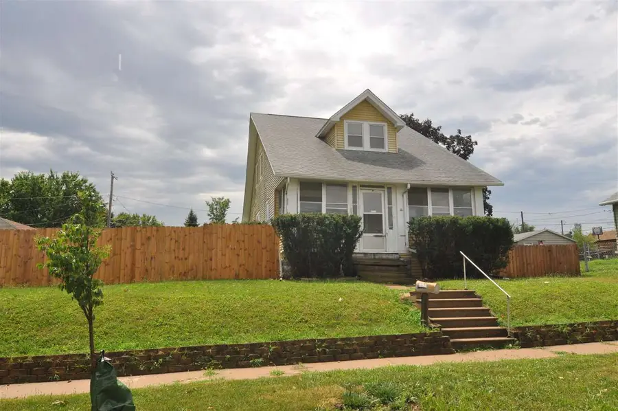 633 SW 19th Avenue, Cedar Rapids, IA 52404 - #2