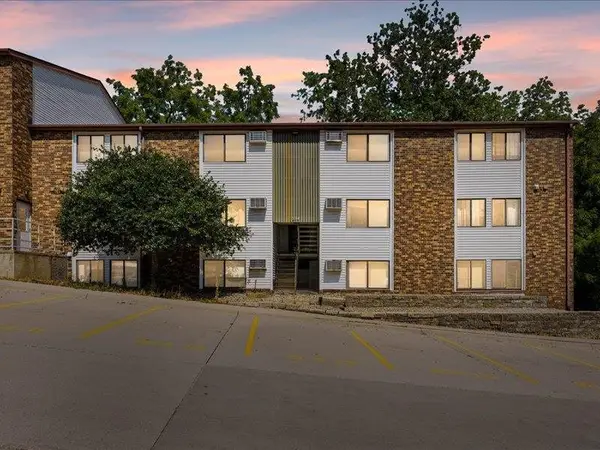 812 Benton Drive #14, Iowa City, IA 52246