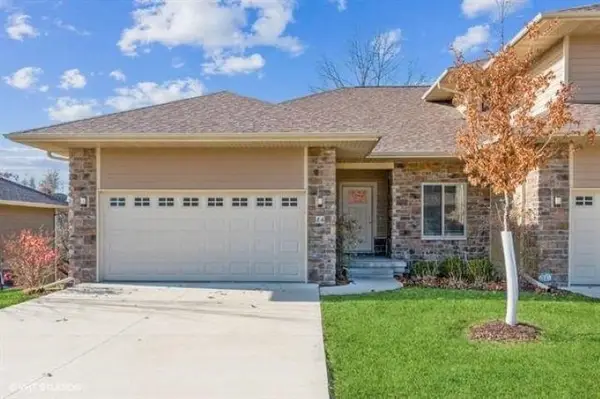16 Holiday Ridge Ln, Coralville, IA 52241