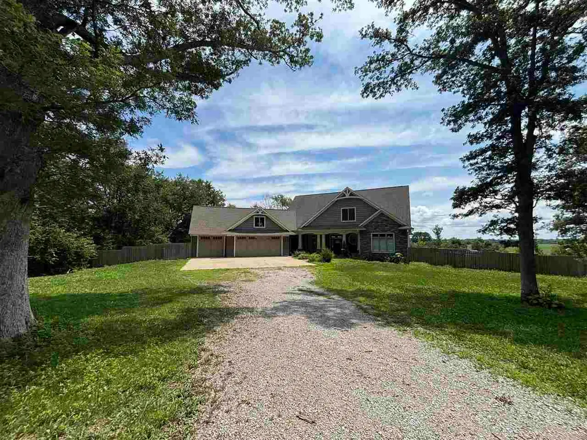 25748 Golden Pond Ln Se, Lone Tree, IA 52755 - #1