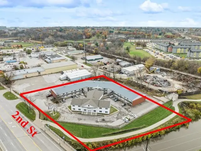 320 2nd St, Coralville, IA 52241 - #1