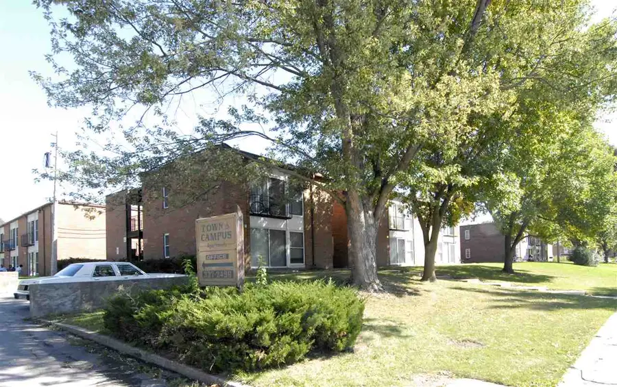 1100 Arthur St, Iowa City, IA 52240 - #2