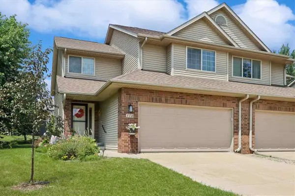 110 E Weston Dr, North Liberty, IA 52317