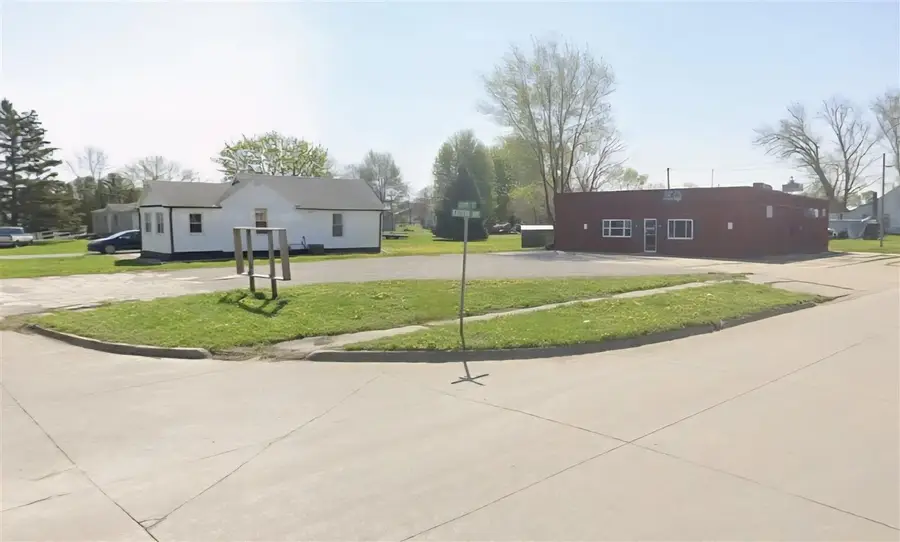 594 Eastern Ave, Marengo, IA 52301 - #2