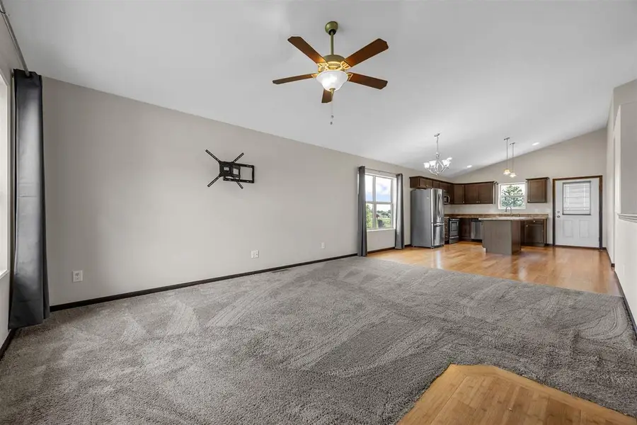 6303 Deer Stone Dr SW, Cedar Rapids, IA 52404 - #3
