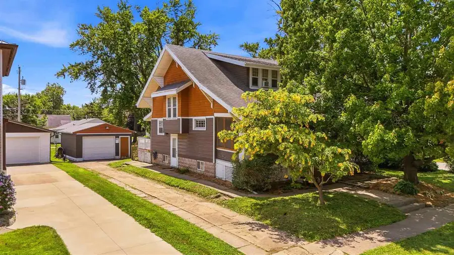 903 E Main St, Washington, IA 52353 - #2